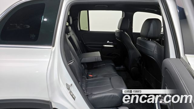 Mercedes-Benz GLB-Class 2020 — photo 12