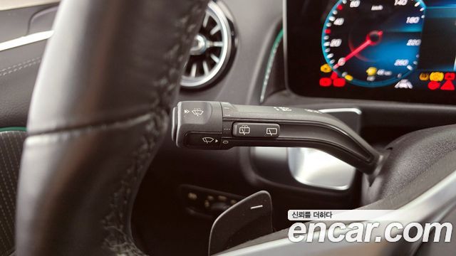 Mercedes-Benz GLB-Class 2020 — photo 17