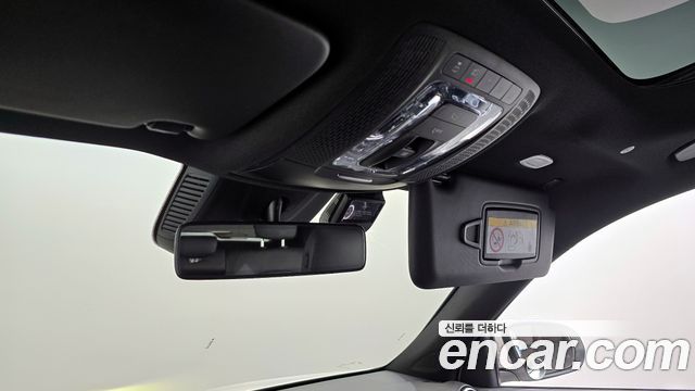 Mercedes-Benz GLB-Class 2020 — photo 18