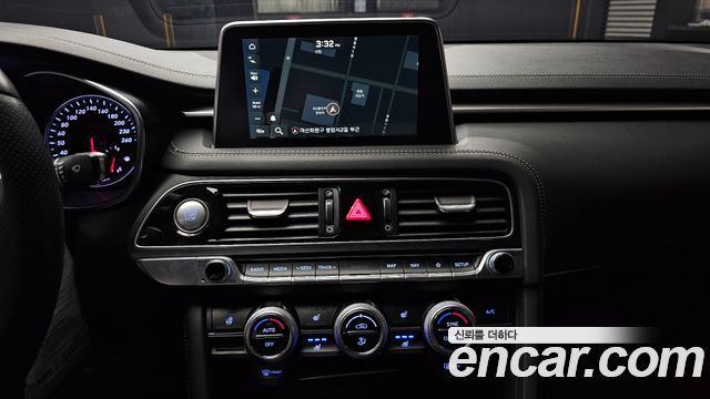 Genesis G70 2018 — photo 14