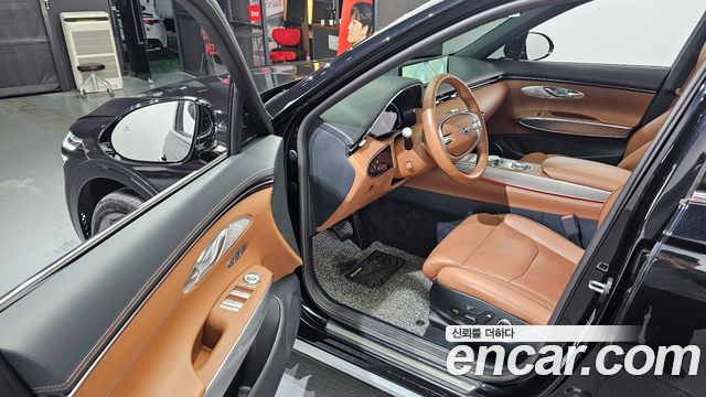 Genesis GV70 2023 — photo 10