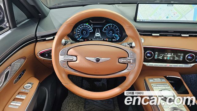 Genesis GV70 2023 — photo 13