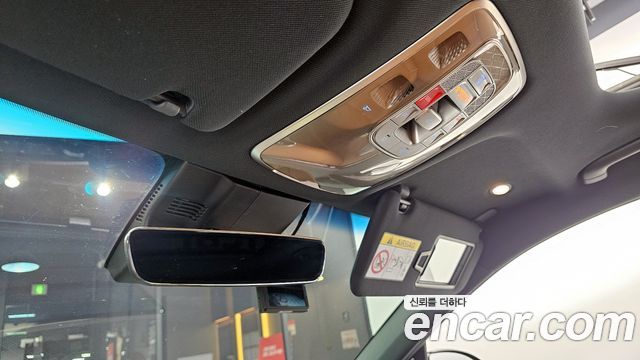 Genesis GV70 2023 — photo 17