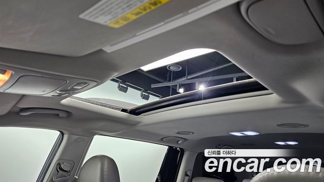 Kia Canival 2012 — photo 13