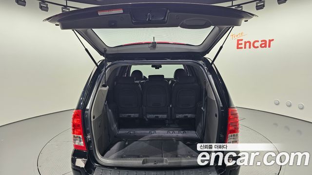 Kia Canival 2012 — photo 20