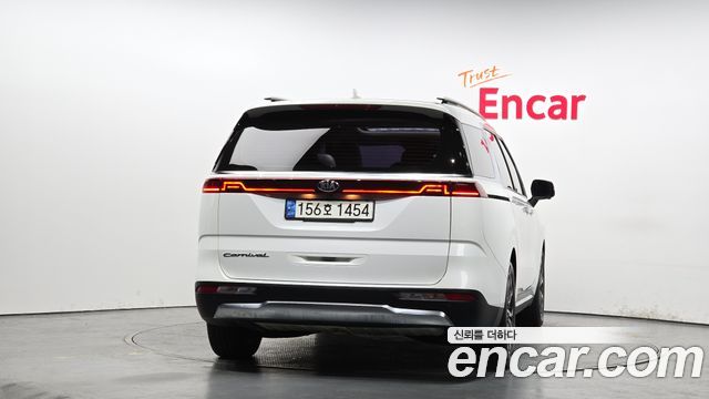 Kia Canival 2021 — photo 4