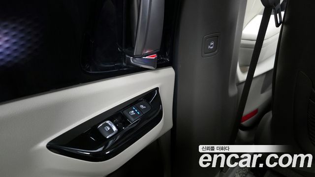 Kia Canival 2021 — photo 18