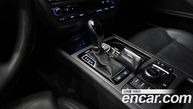 Hyundai Genesis 2016 — photo 9
