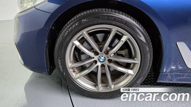 BMW 5-Series 2020 — photo 5