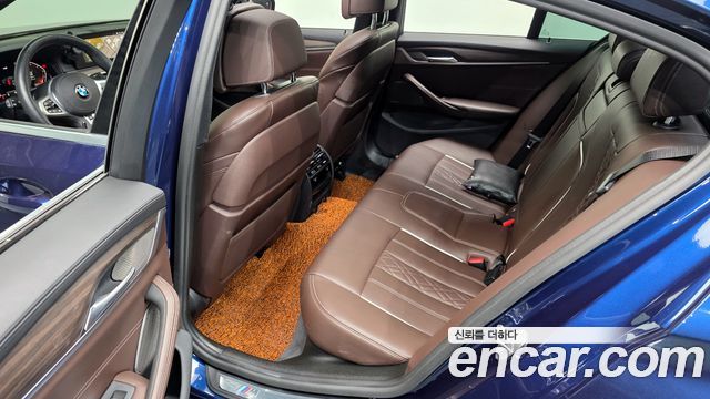 BMW 5-Series 2020 — photo 12