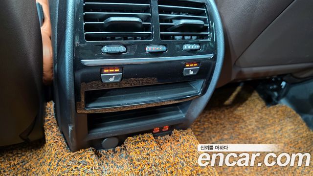 BMW 5-Series 2020 — photo 17
