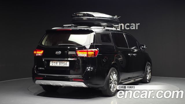 Kia Canival 2018 — photo 2
