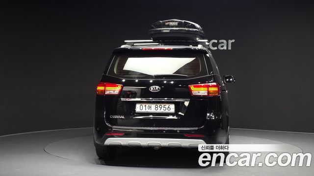 Kia Canival 2018 — photo 4