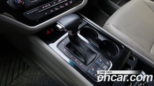 Kia Canival 2018 — photo 9