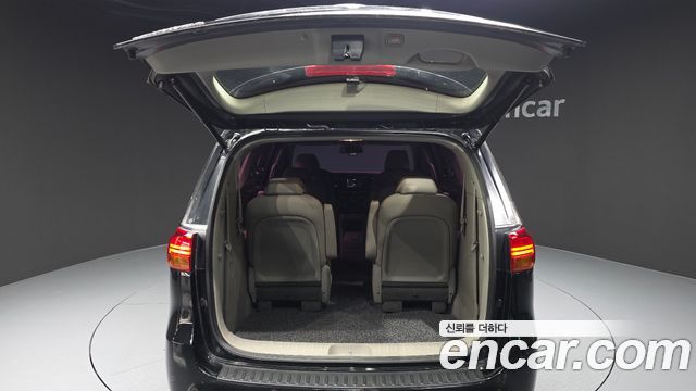 Kia Canival 2018 — photo 20