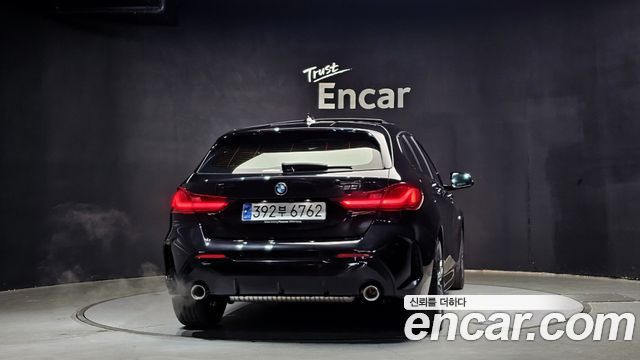 BMW 1-Series 2024 — photo 4