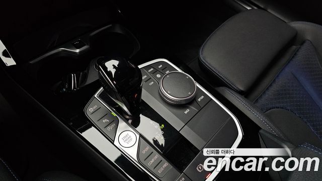 BMW 1-Series 2024 — photo 9