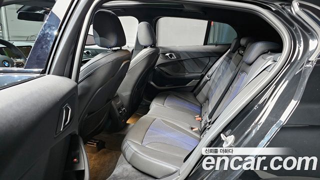 BMW 1-Series 2024 — photo 13