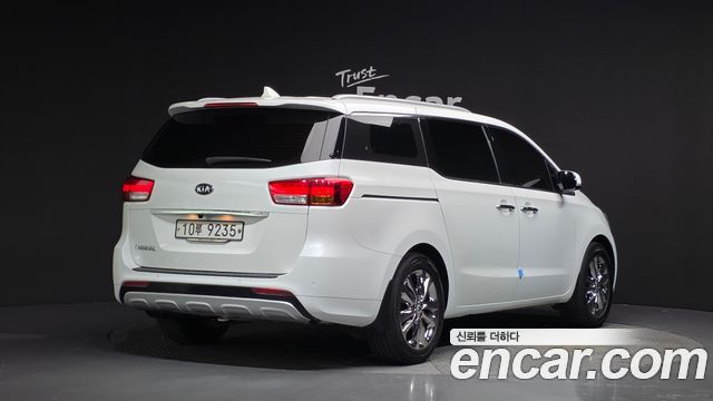 Kia Canival 2018 — photo 2