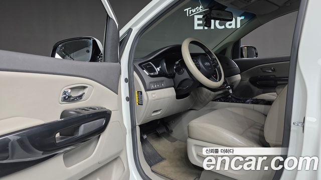 Kia Canival 2018 — photo 11