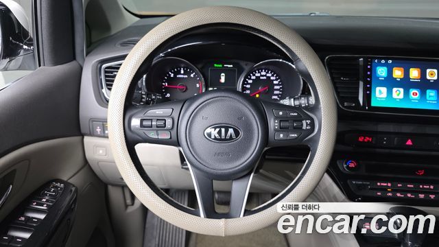Kia Canival 2018 — photo 13