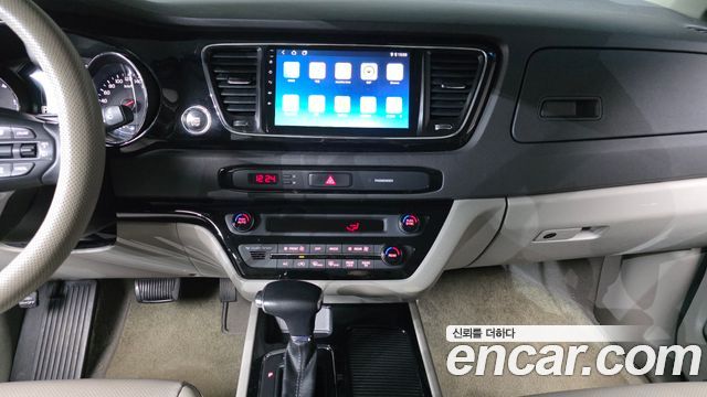 Kia Canival 2018 — photo 14