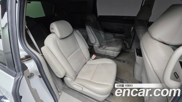 Kia Canival 2018 — photo 19