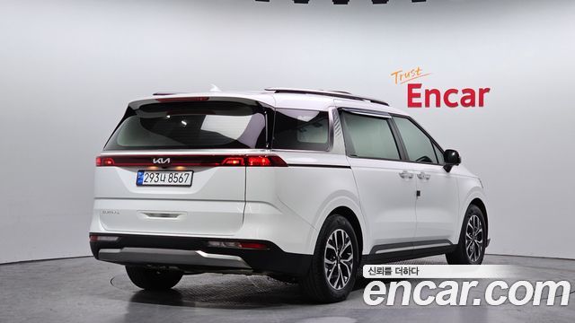Kia Canival 2023 — photo 2