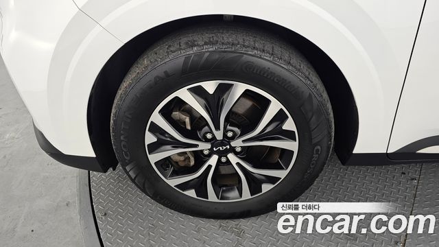 Kia Canival 2023 — photo 5
