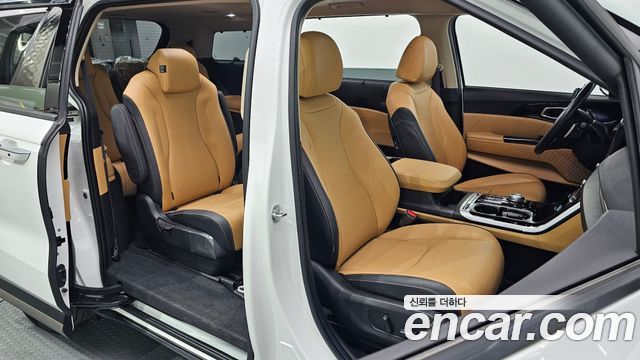 Kia Canival 2023 — photo 10
