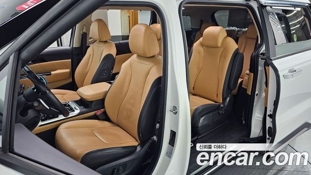 Kia Canival 2023 — photo 11
