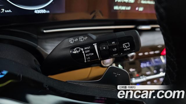 Kia Canival 2023 — photo 17