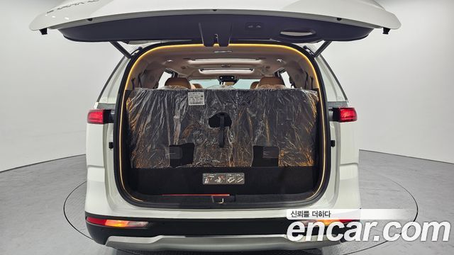 Kia Canival 2023 — photo 20
