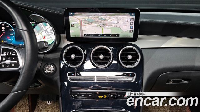 Mercedes-Benz GLC-Class 2020 — photo 12