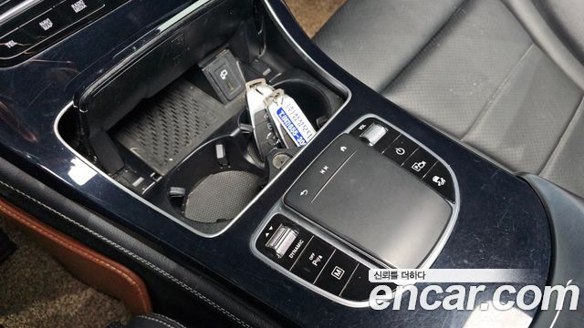 Mercedes-Benz GLC-Class 2020 — photo 16