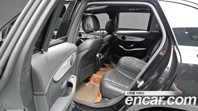 Mercedes-Benz GLC-Class 2020 — photo 19