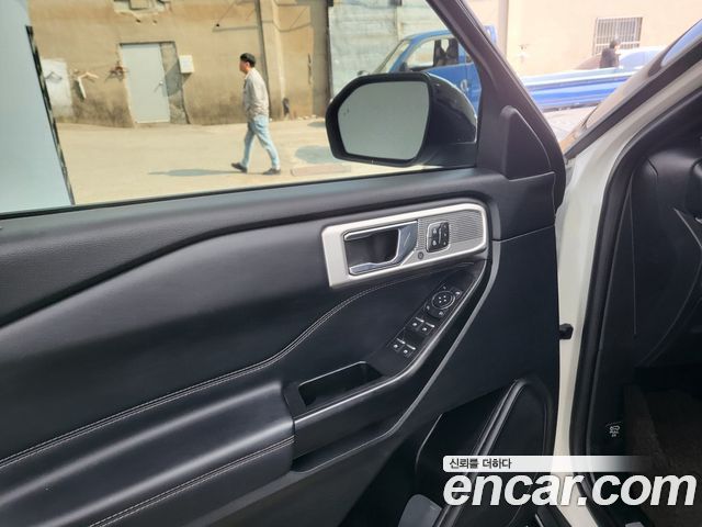 Ford Explorer 2020 — photo 9