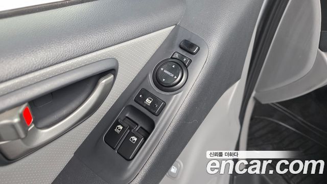 Hyundai Starex 2014 — photo 18
