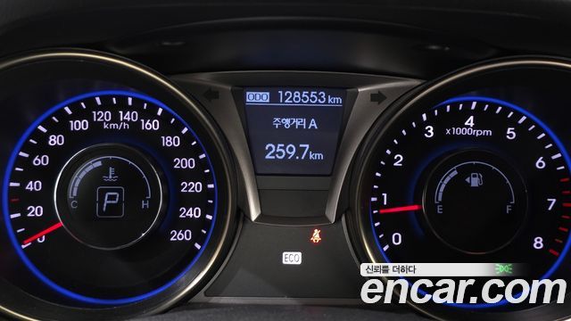Hyundai Genesis 2012 — photo 8