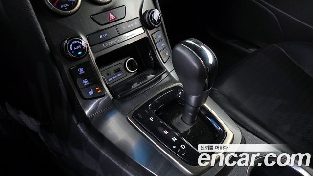 Hyundai Genesis 2012 — photo 9
