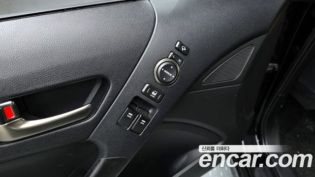 Hyundai Genesis 2012 — photo 11