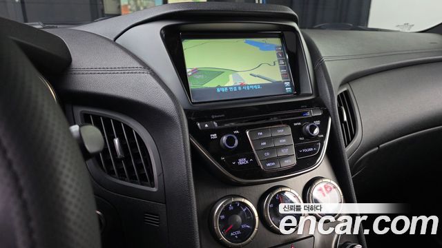 Hyundai Genesis 2012 — photo 13