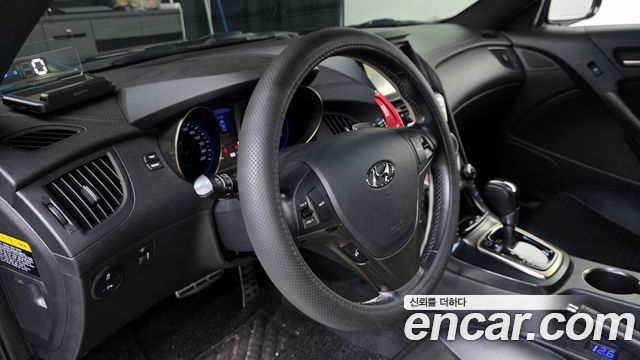Hyundai Genesis 2012 — photo 16