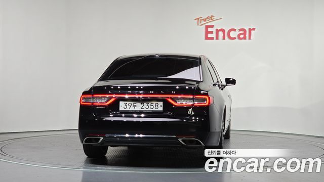 Lincoln Continental 2017 — photo 4