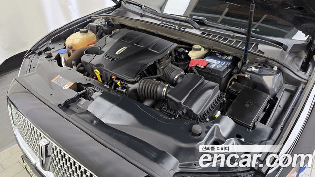 Lincoln Continental 2017 — photo 6