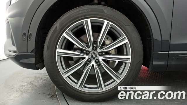 Audi Q8 2021 — photo 5