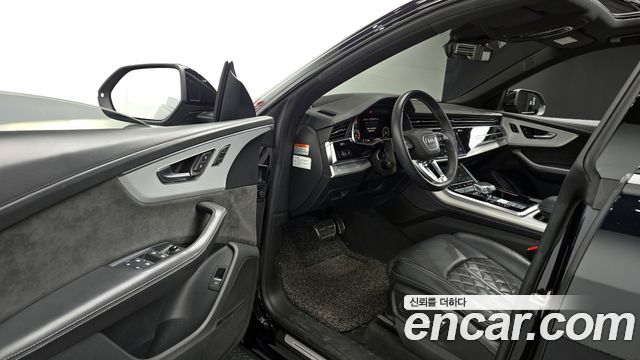 Audi Q8 2021 — photo 11