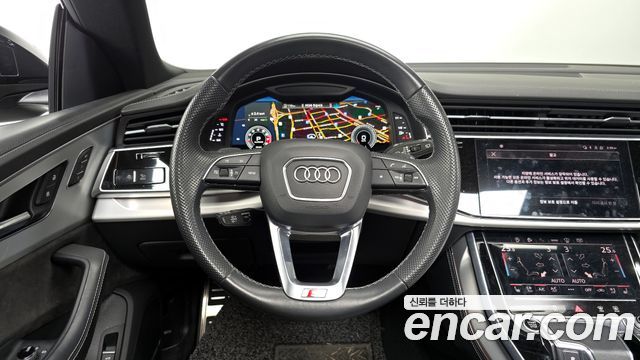 Audi Q8 2021 — photo 13