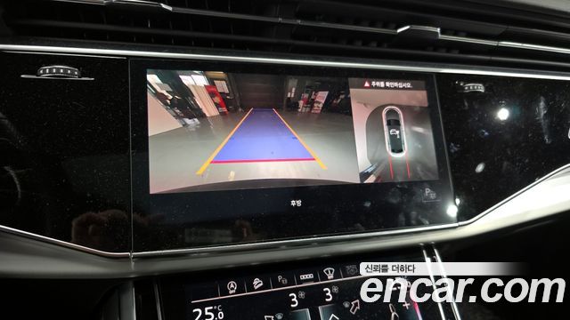Audi Q8 2021 — photo 15