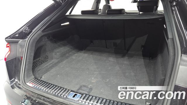 Audi Q8 2021 — photo 20
